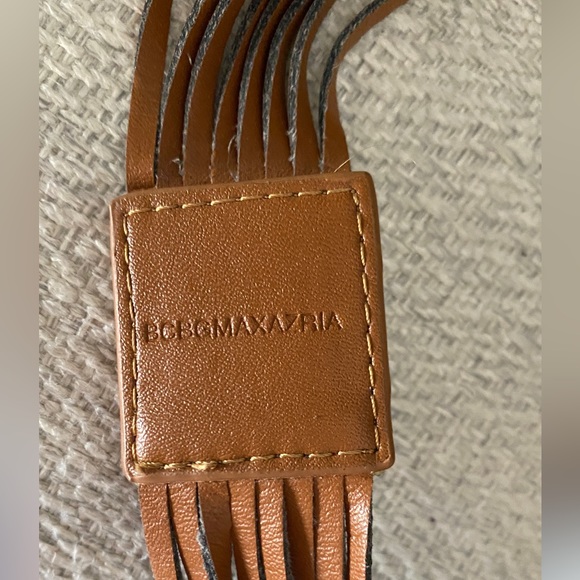 BCBG MAX AZRIA Layered Leather and Gold Tone Chain Necklace EUC - Picture 9 of 11